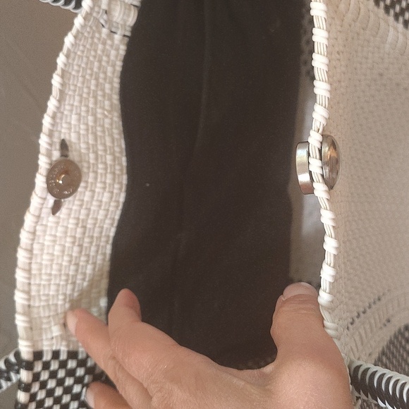 TRUSS Large Tote in Black And White Color Block - Picture 4 of 6